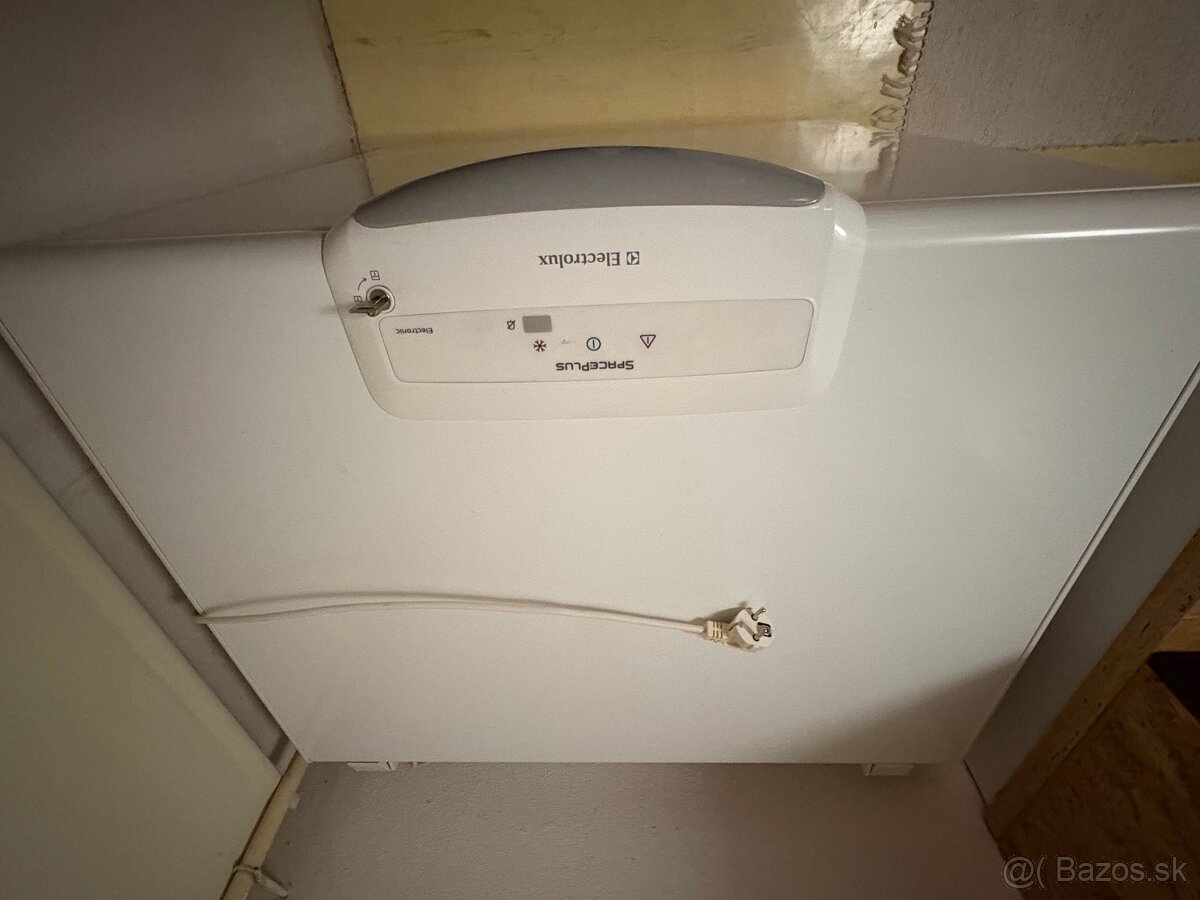 predám truhlicovú mrazničku - 3