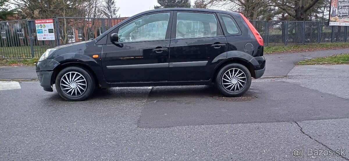 Predám Ford fiestb1.3 benzin - 3