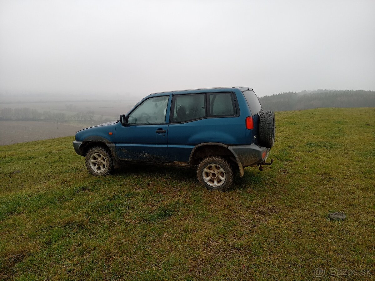 Nissan terrano ,ford maverick - 3