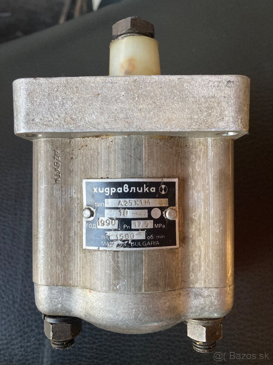 Nové hydraulcké čerpadla UNK320 - 3