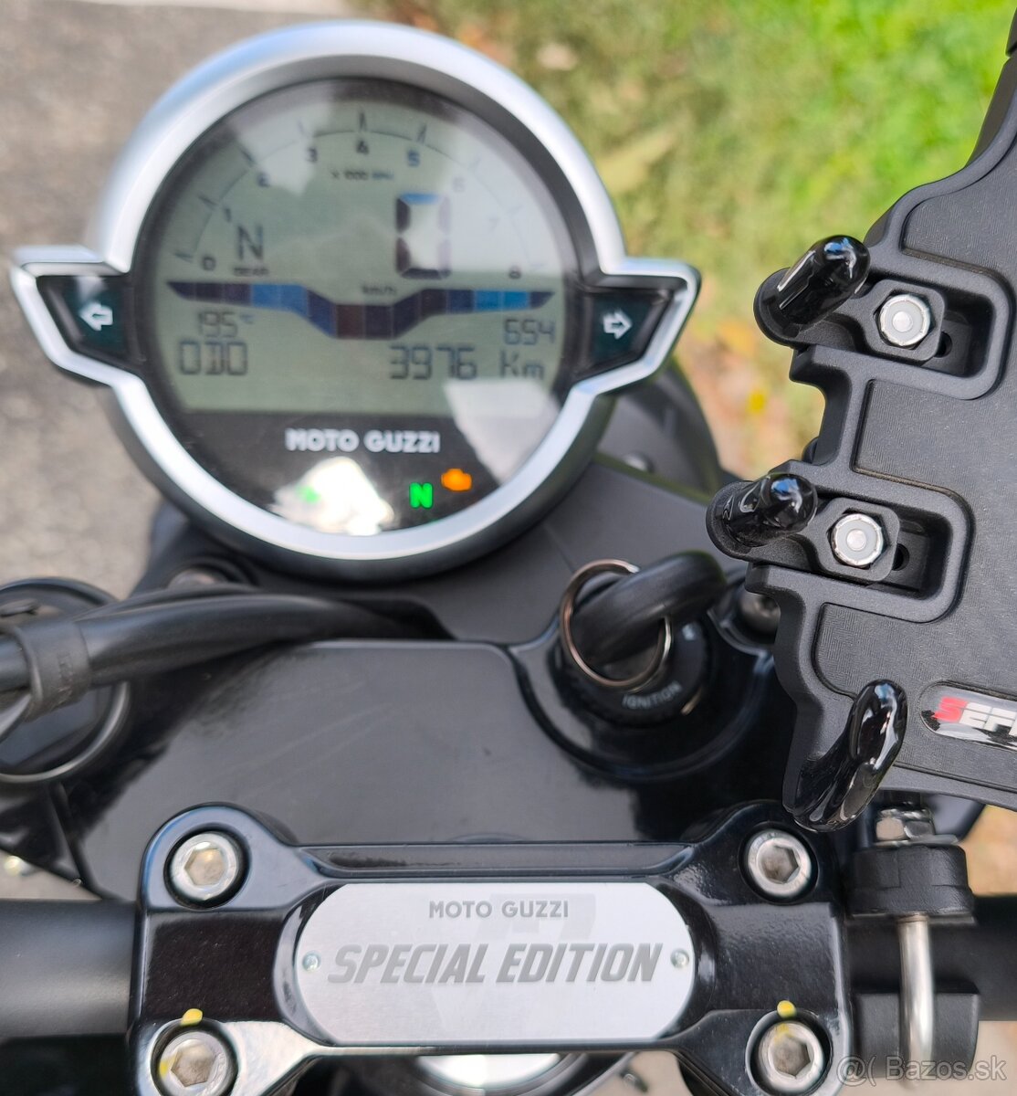 Moto Guzzi V7 Stone special edition - 3