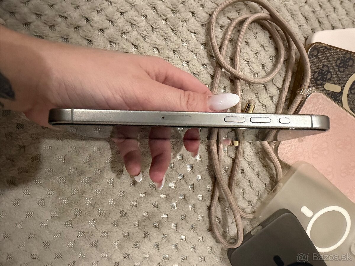 iPhone 15 Pro Max, 256GB - 3