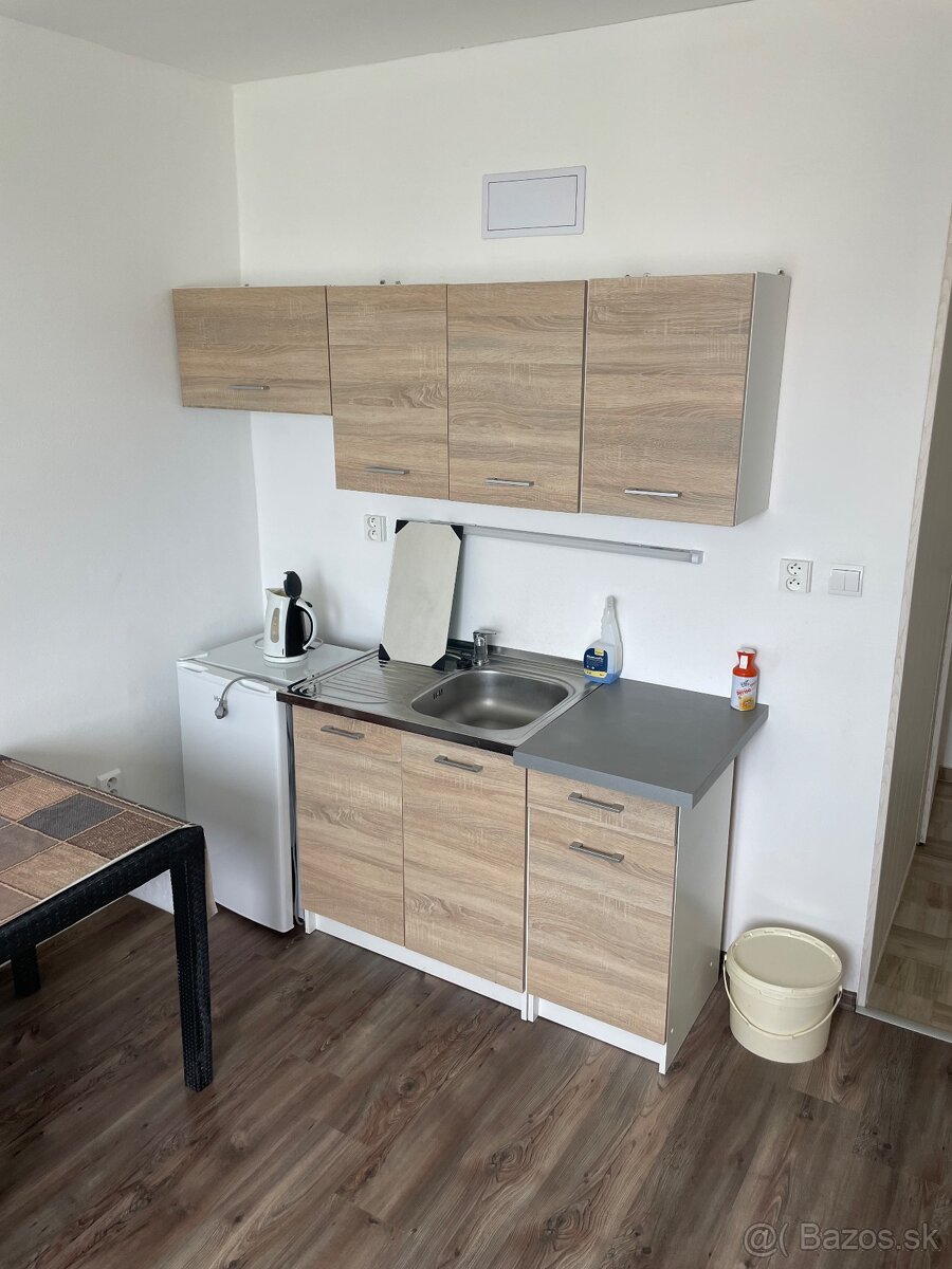 Garsonka podnájom - 3