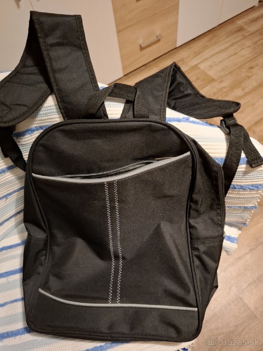 Ruksak čiernej farby - 3