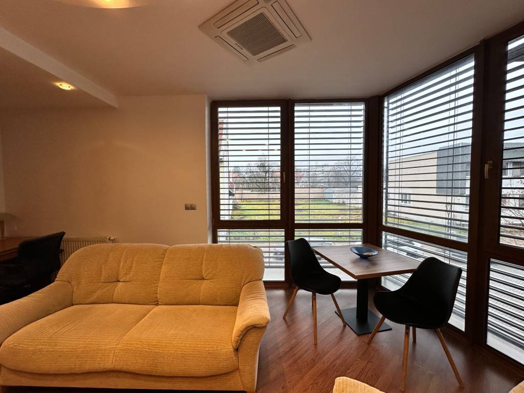 2 izbový zariadený byt na dlhodobý prenájom v centre Trnavy - 3