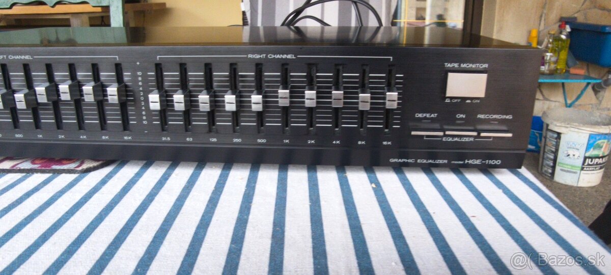 Equalizer Hitachi 10 pásmový - 3