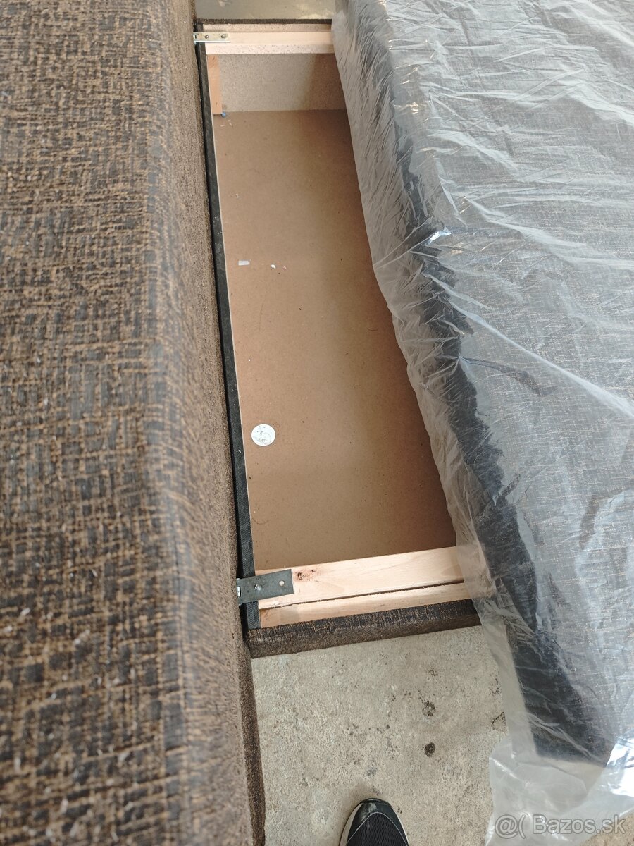 Valenda, gauč, posteľ - 3