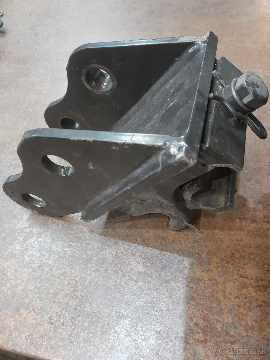 Predám mechanicky rychloupinak na minibager 0,8-1,2 t - 3