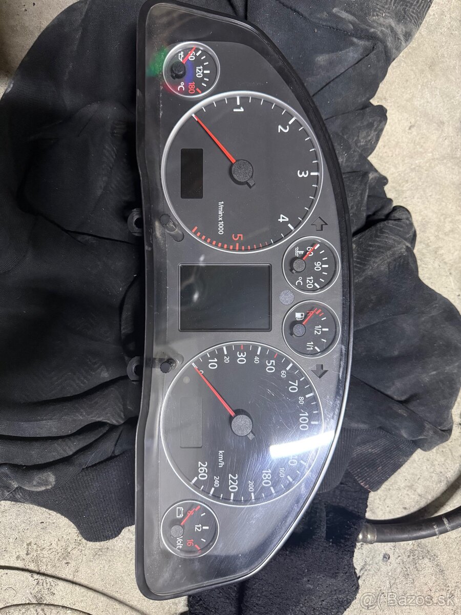 Budíky Audi A6C5 2.5TDi 132kw AKE - 3