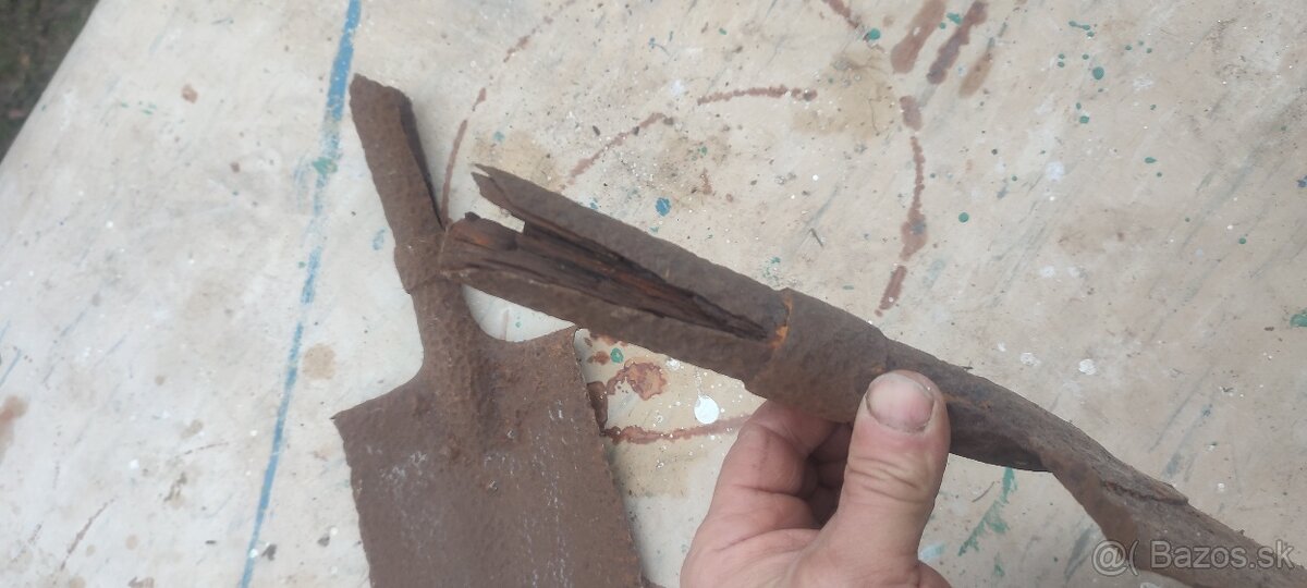 Staré vojenské lopatky - 3