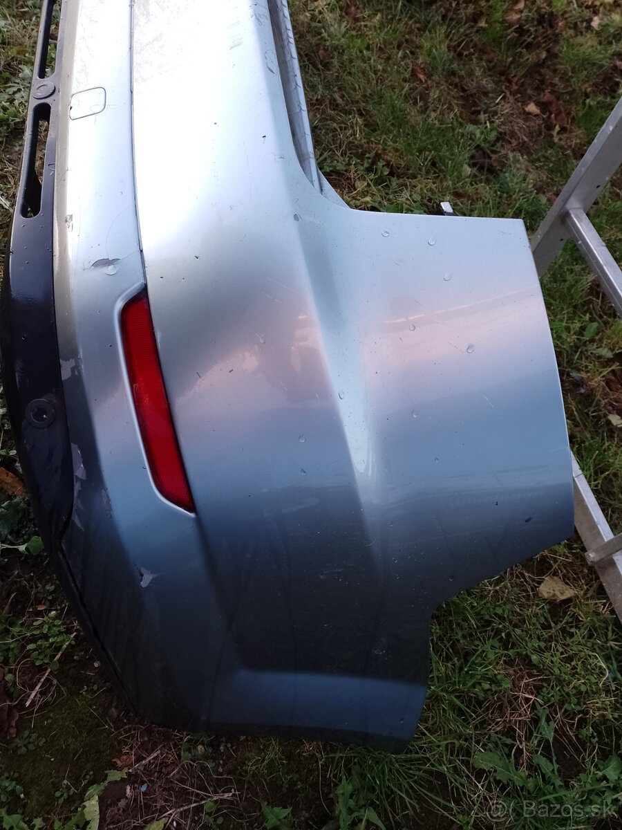 Predám zadný nárazník na Ford Mondeo Mk4 - 3