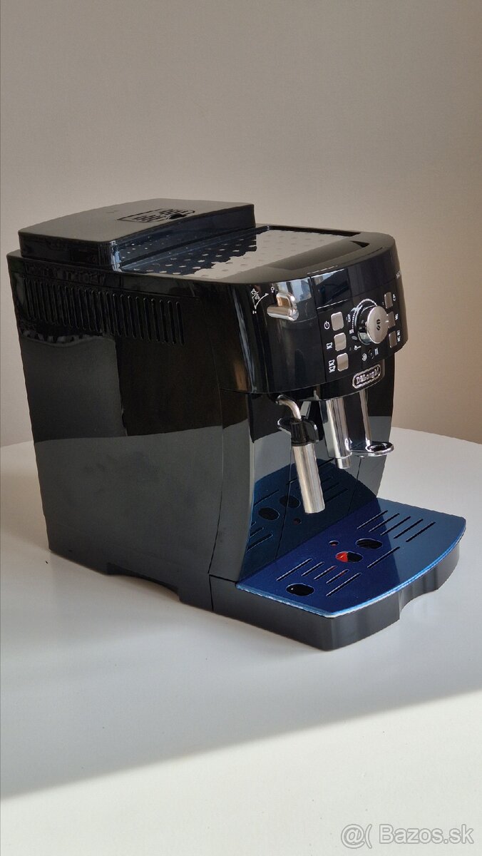 Kávovar DeLonghi Magnifica S - 3