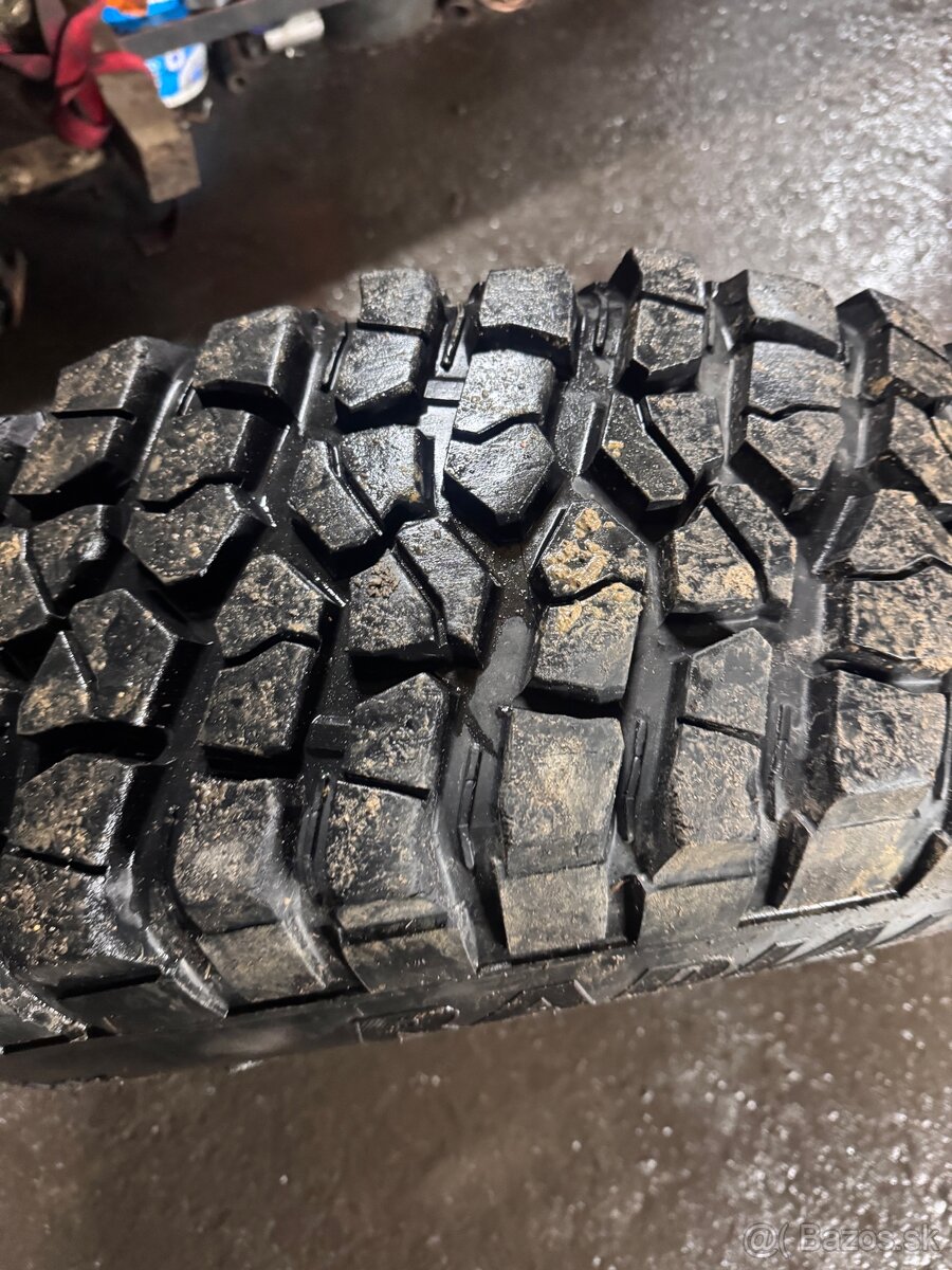 Predám pneu offroad 31x10.5 R15 - 3