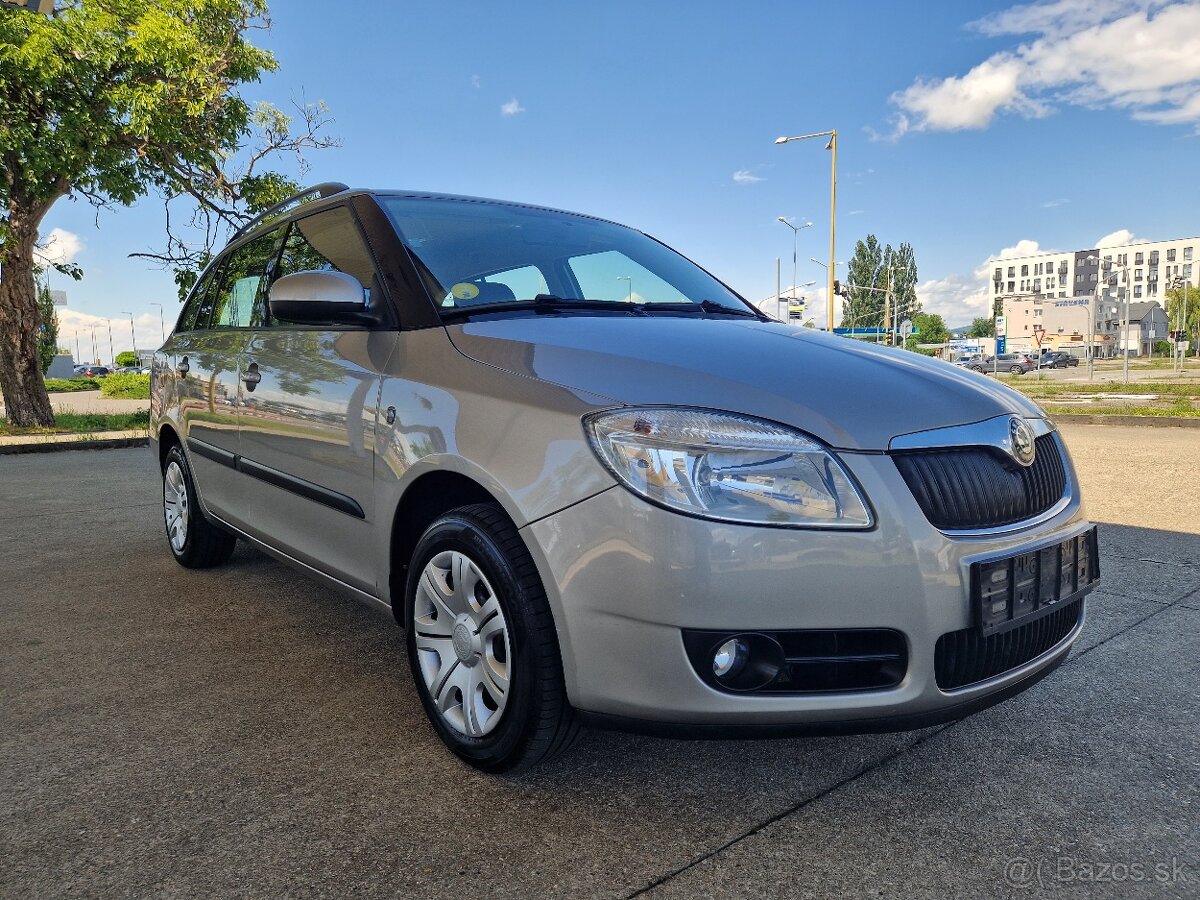 Škoda Fabia Combi 1.4 16 V Elegance - 3
