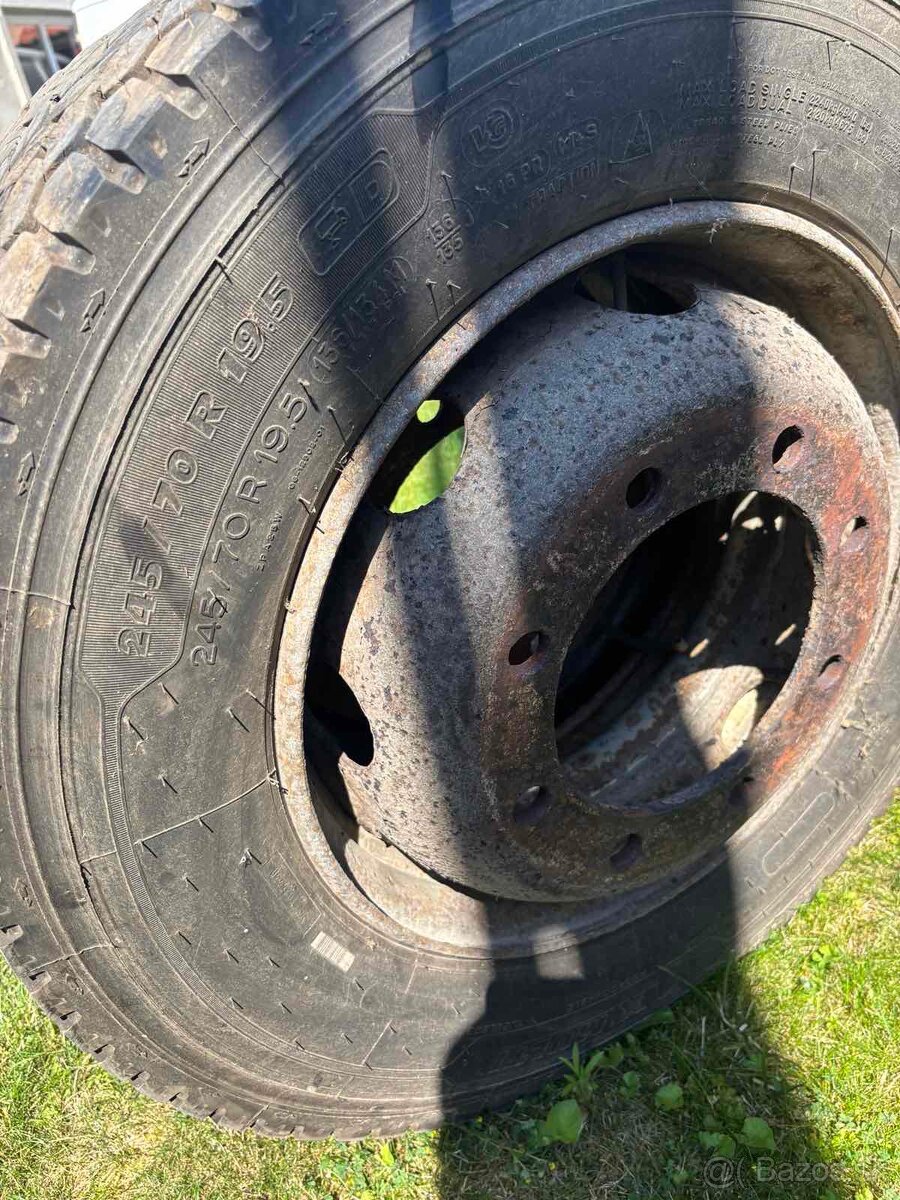 Kolesa 245/70 R 19,5 Michelin - 3