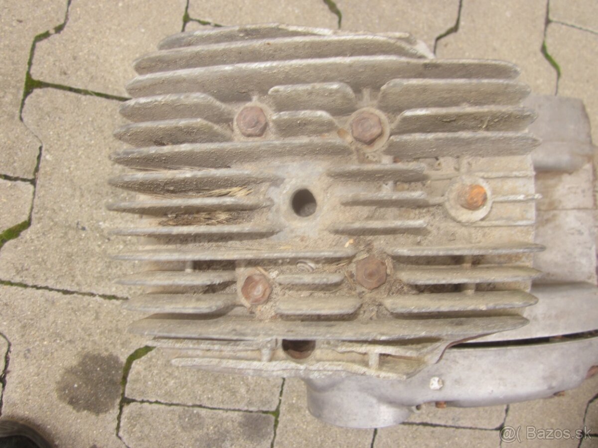 ČZ 175 typ 477 motor - 3