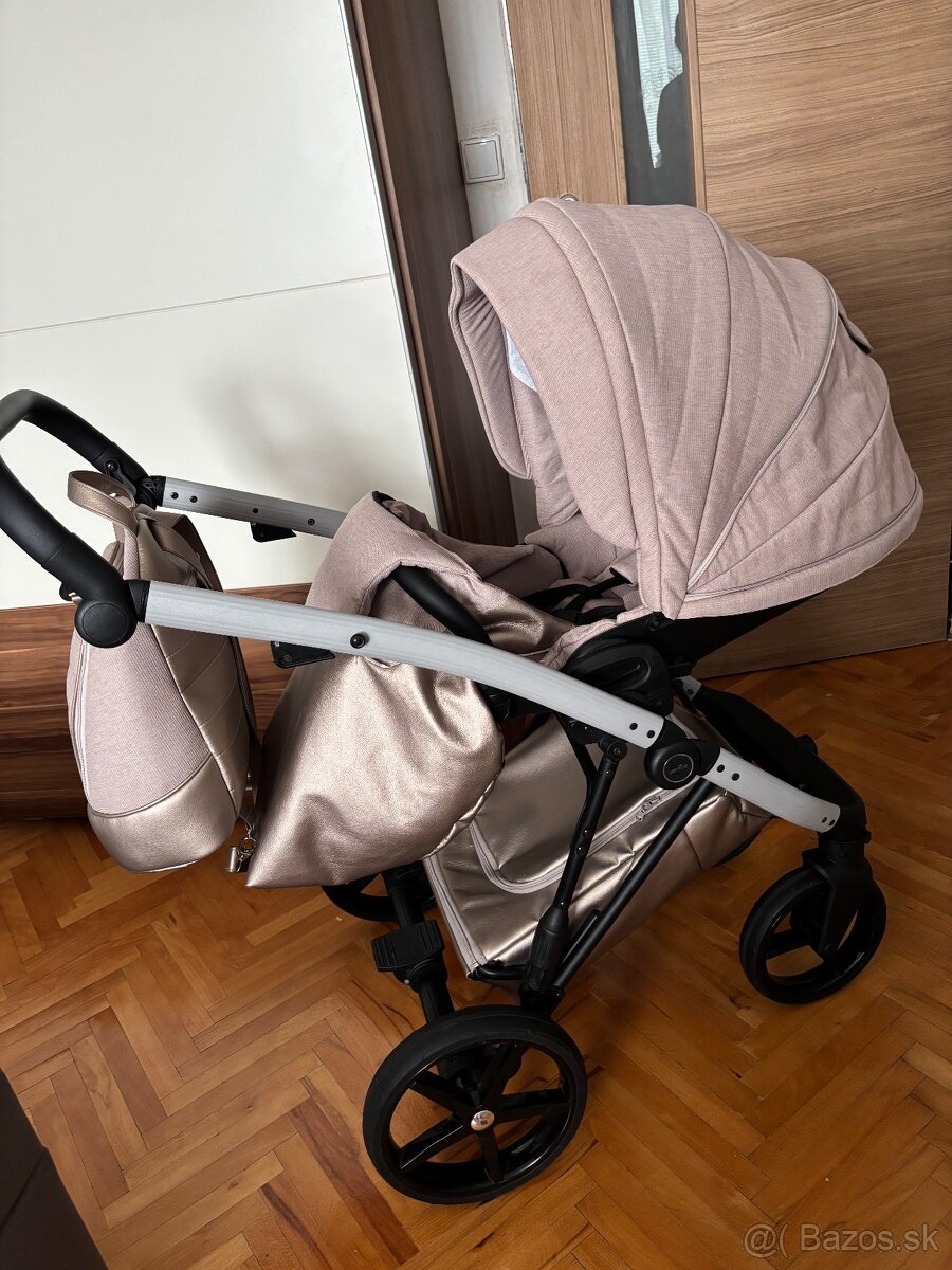 Kocik s prislusenstvom - 3