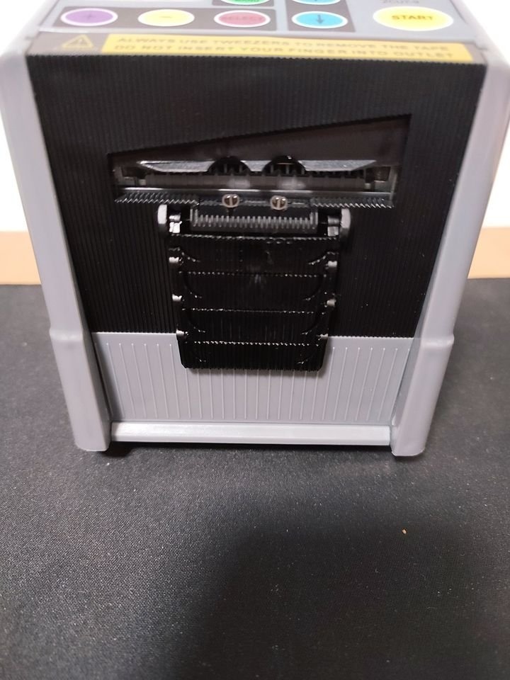 Automatický dávkovač pásek a řezač štítků - 3