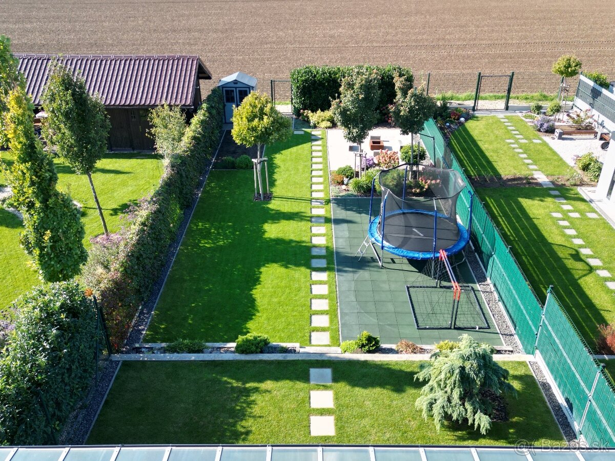 Dom so záhradou ako z časopisu – 4i rodinný dom v obci Opoj - 3