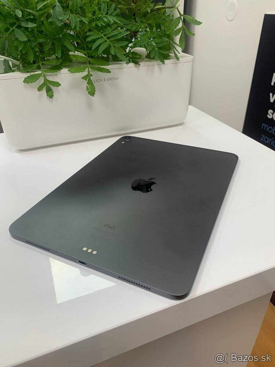 Apple iPad Pro 11" 1. gen 64GB - 3