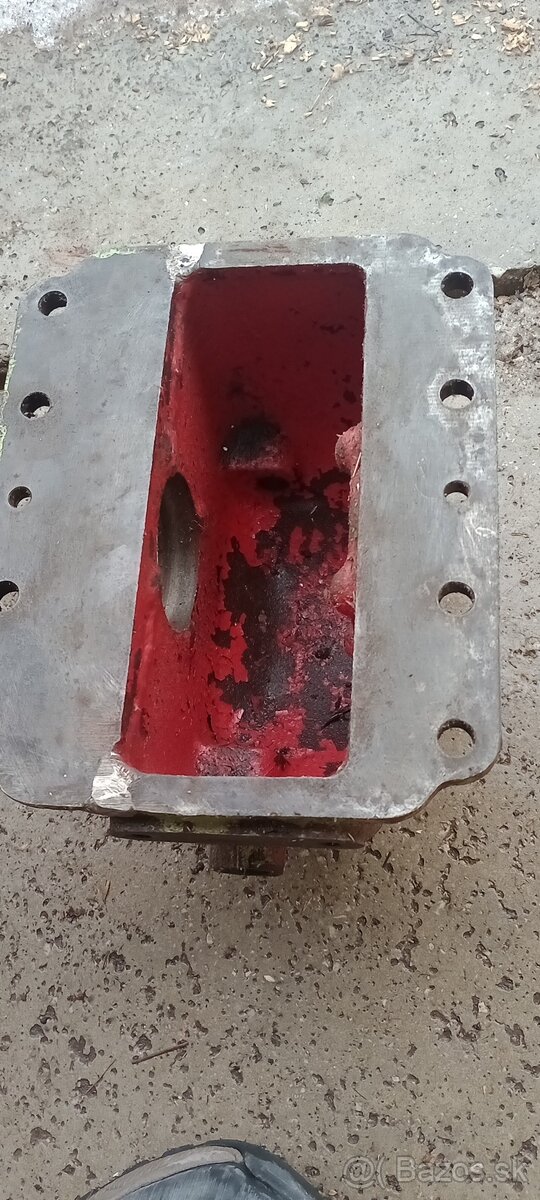 Predám obal pridavnej prevodovky Zetor 3045.3545 - 3