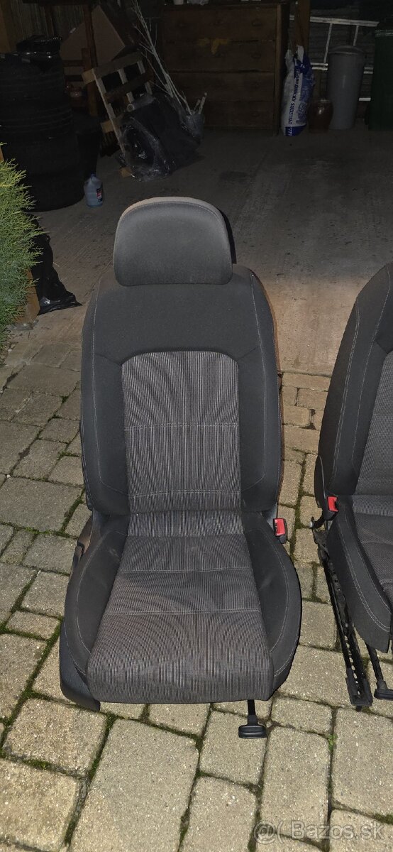 Predám Latkové sedačky Passat B8 Variant - 3