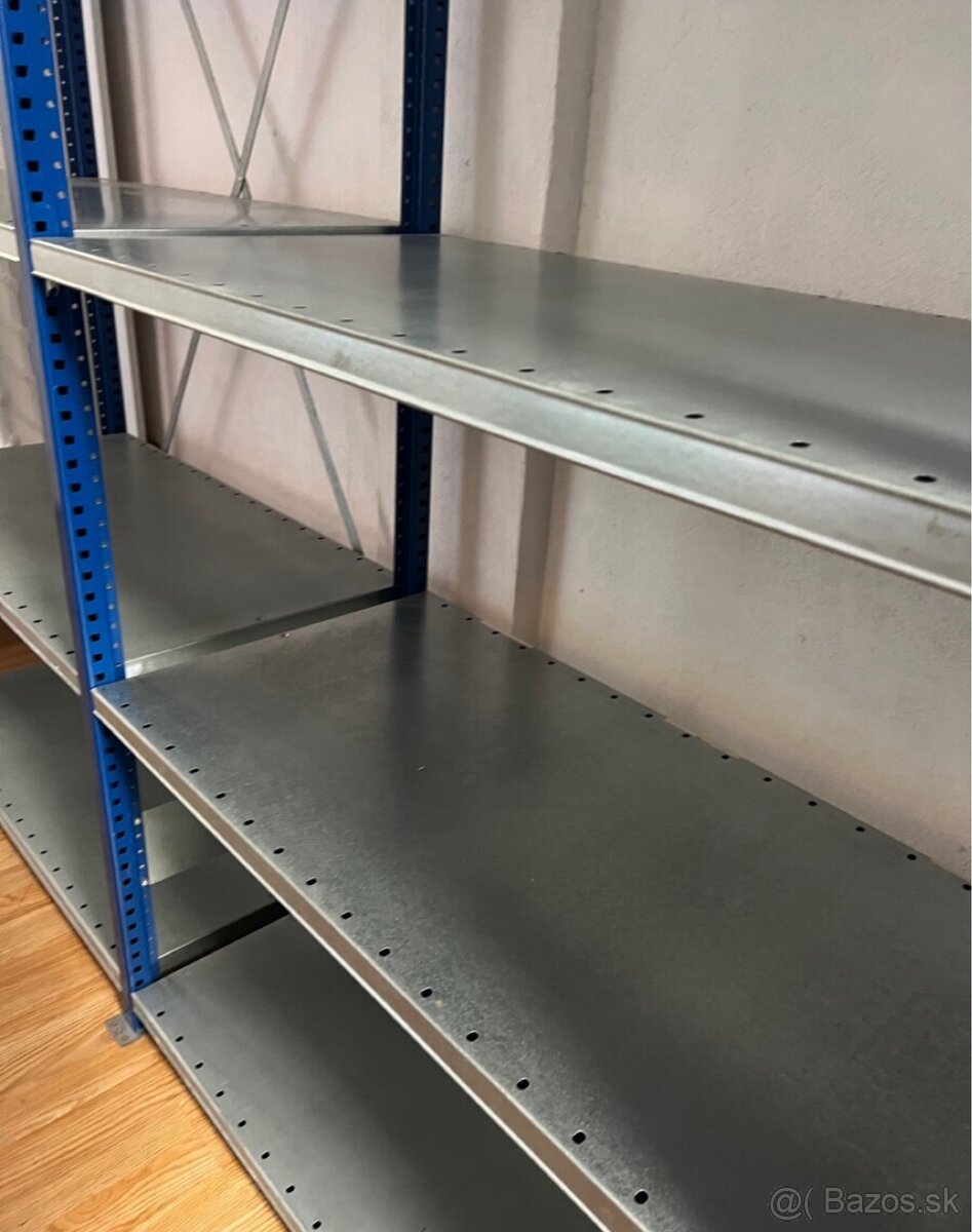 Kovový policový regál - 3