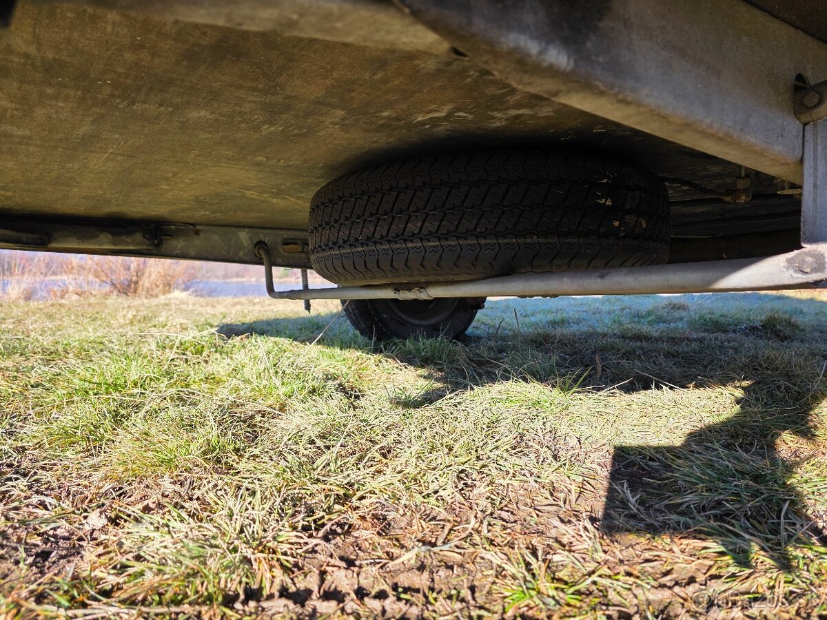 Obytný príves Adria Prima 330 - Predstan, kurenie - 3