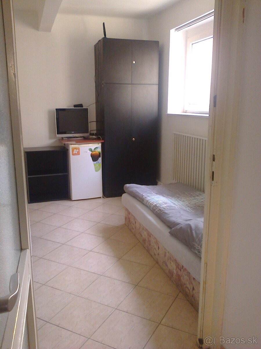 Prenájom v rod.dome BA-Ružinov. - 3