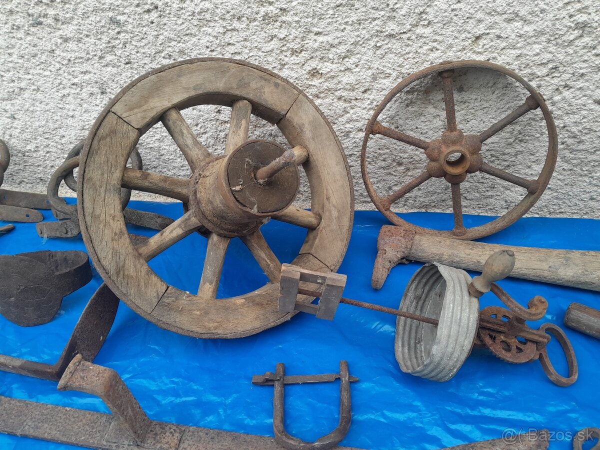 Staré historické ,rustikálne, kované náradie a pomôcky. - 3