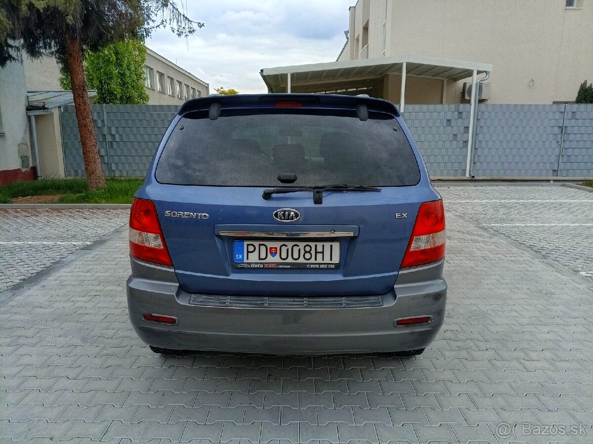 KIA Sorento 2,5 CRDI SUV 4X4 Manuál - 3