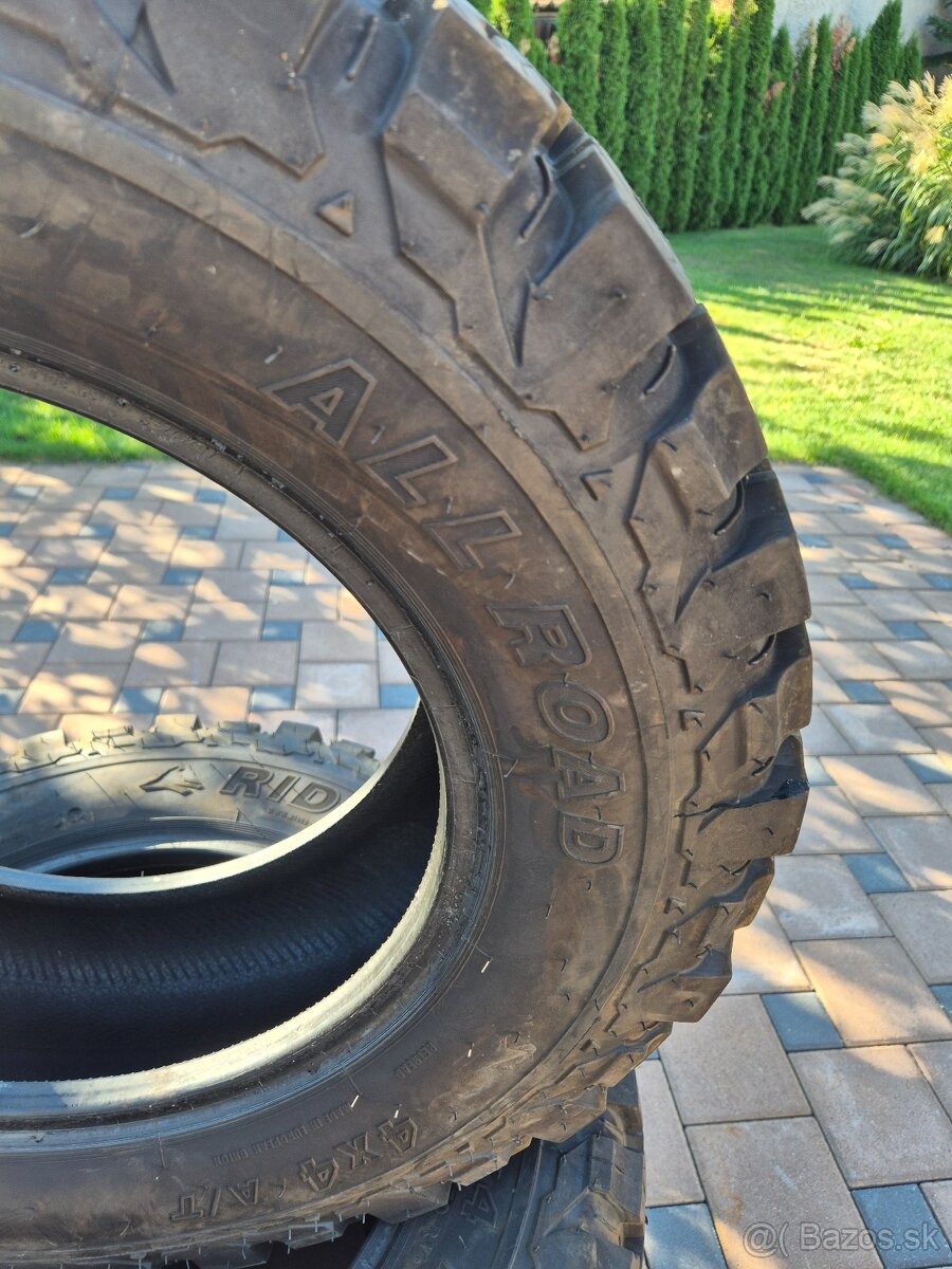 A/T allterain 235/70 r16 - 3