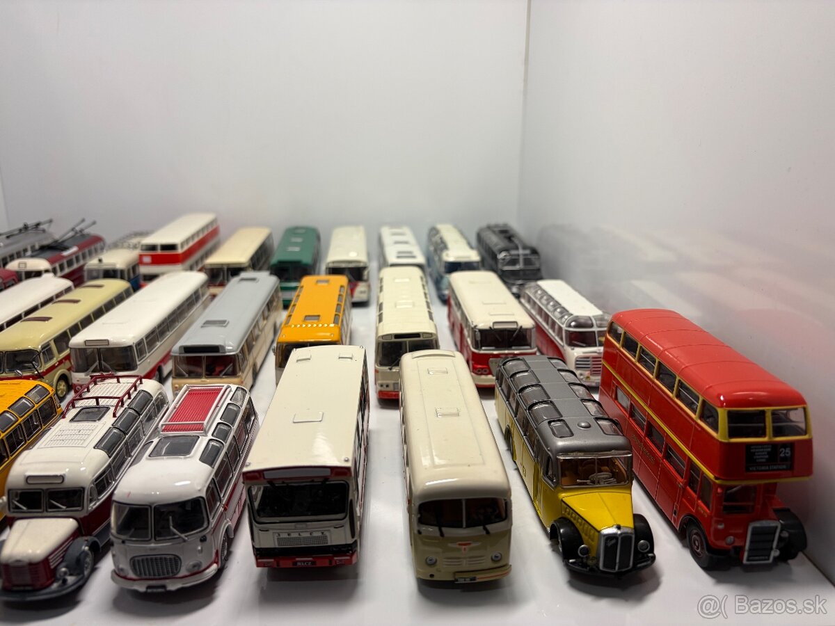 61x modely autobusov 1:72 POŠKODENÉ - 3