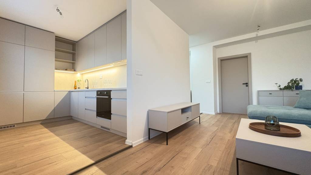 NA PRENÁJOM 2 - izbový byt s 2 balkónmi v Novej Dubnici - 3