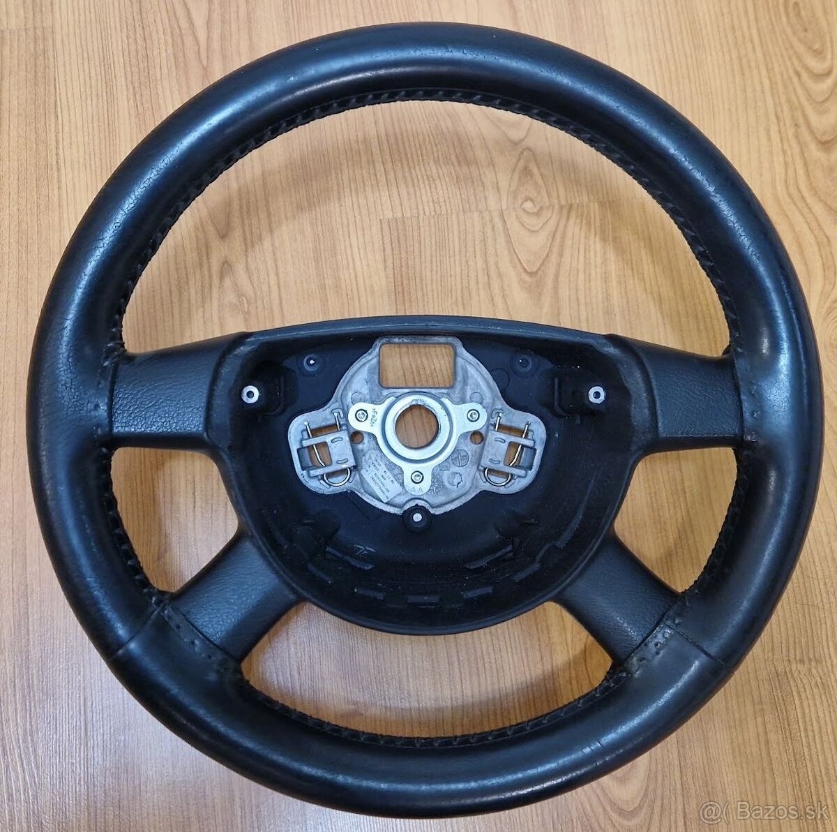 Volant s prílušenstvom na Passat B6 - 3