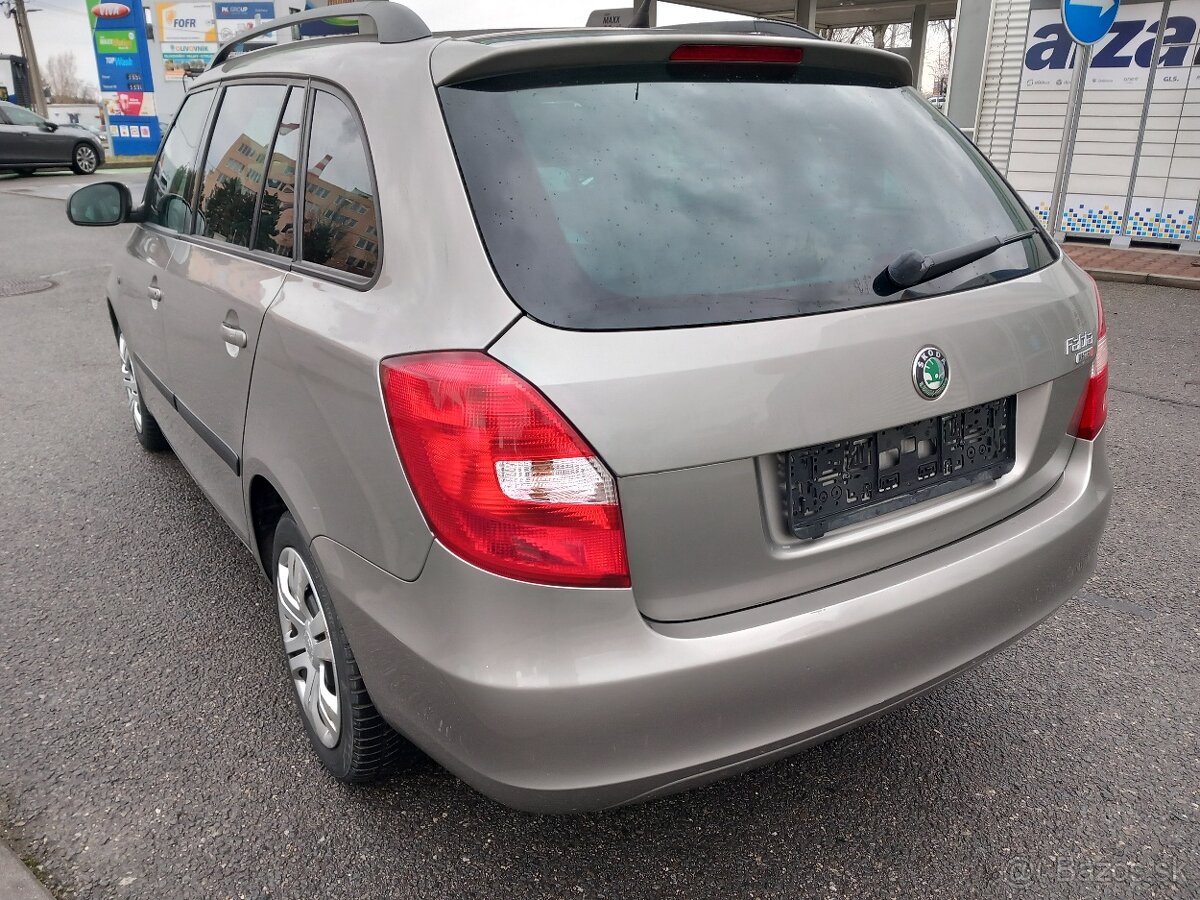 Škoda Fabia II Kombi 1.2 HTP ,51kW. Klima - 3