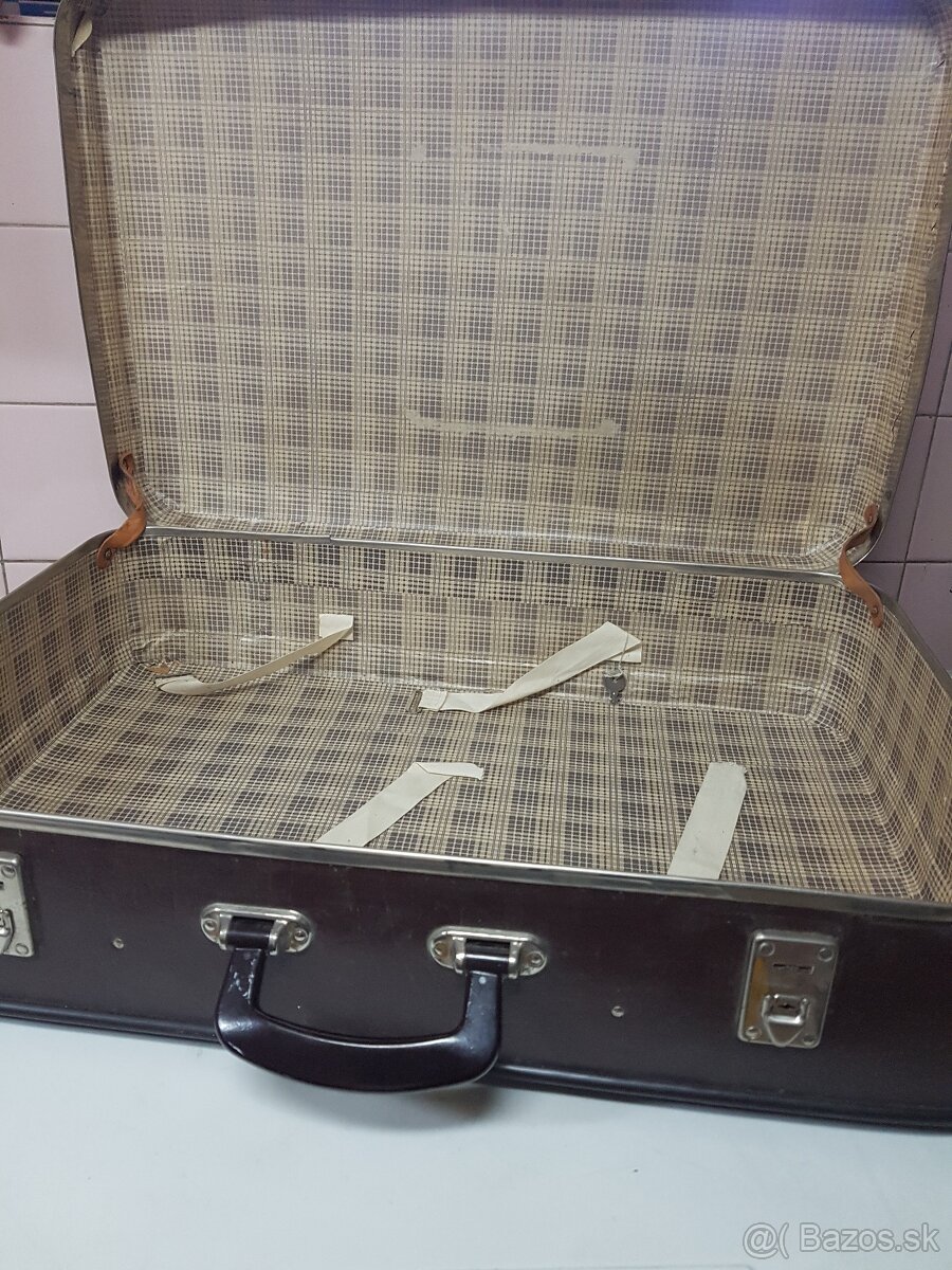 Stare kufre k veteranom - 3