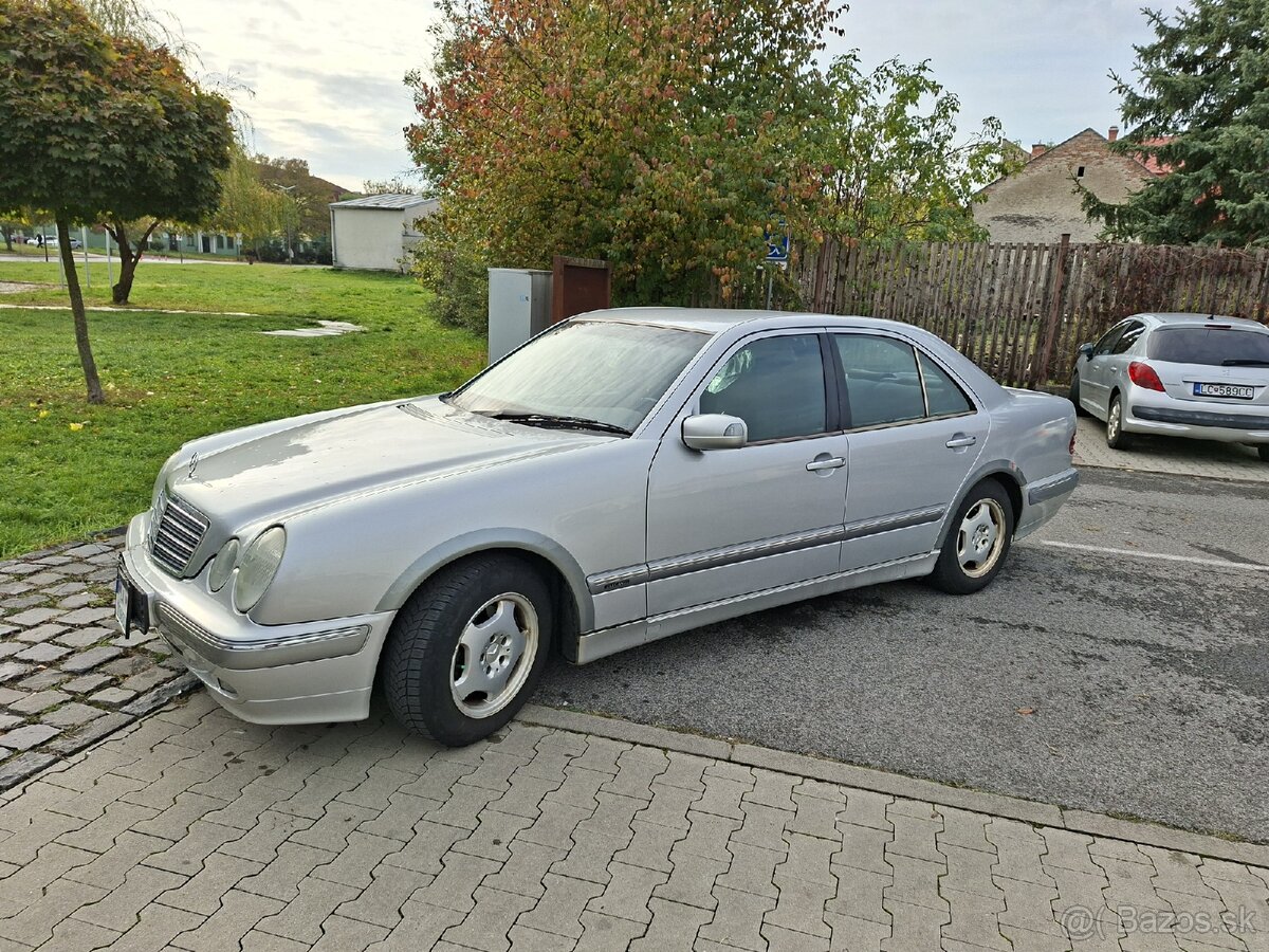 Mercedes e - 3
