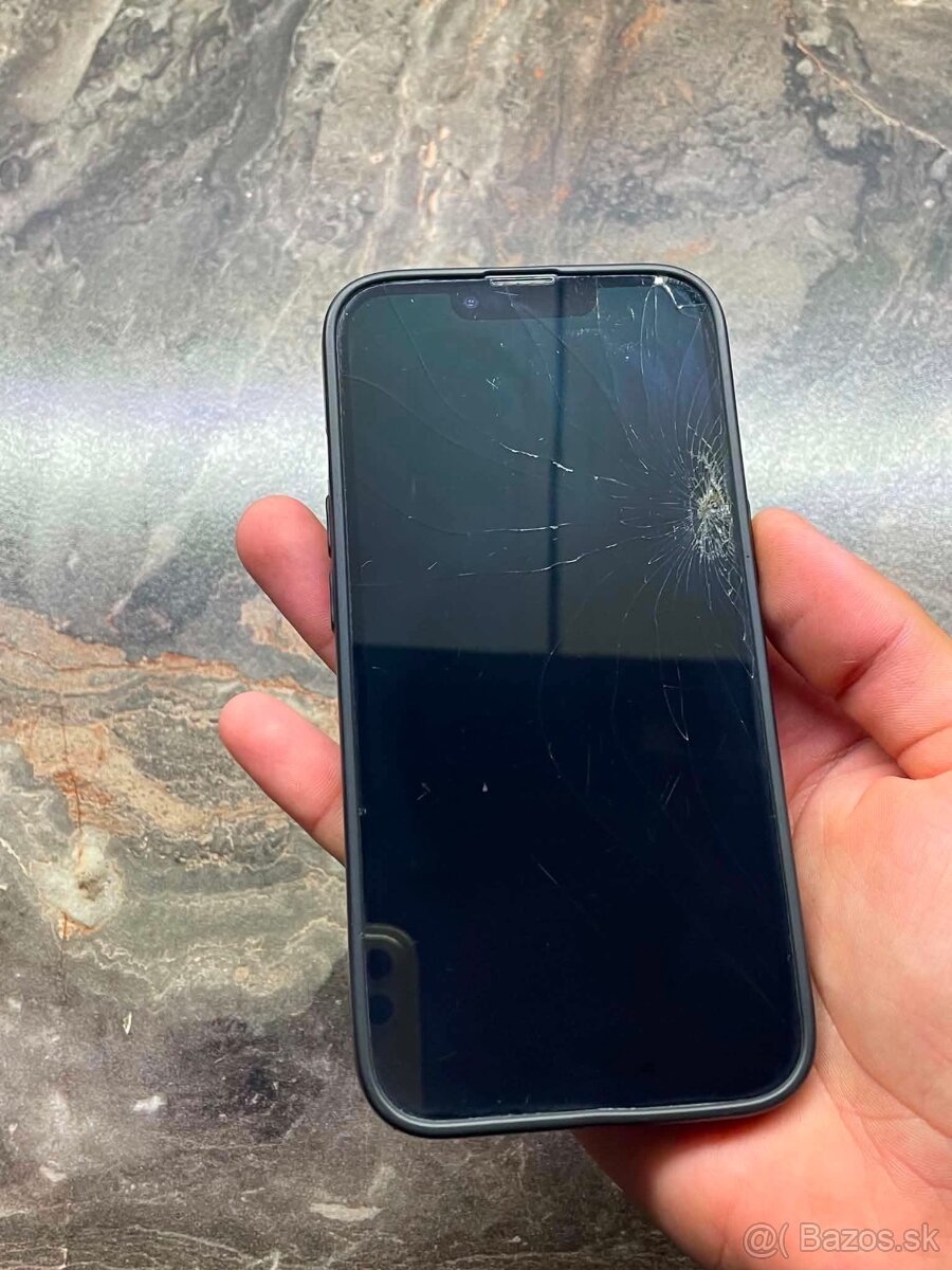 iPhone 13 - 3