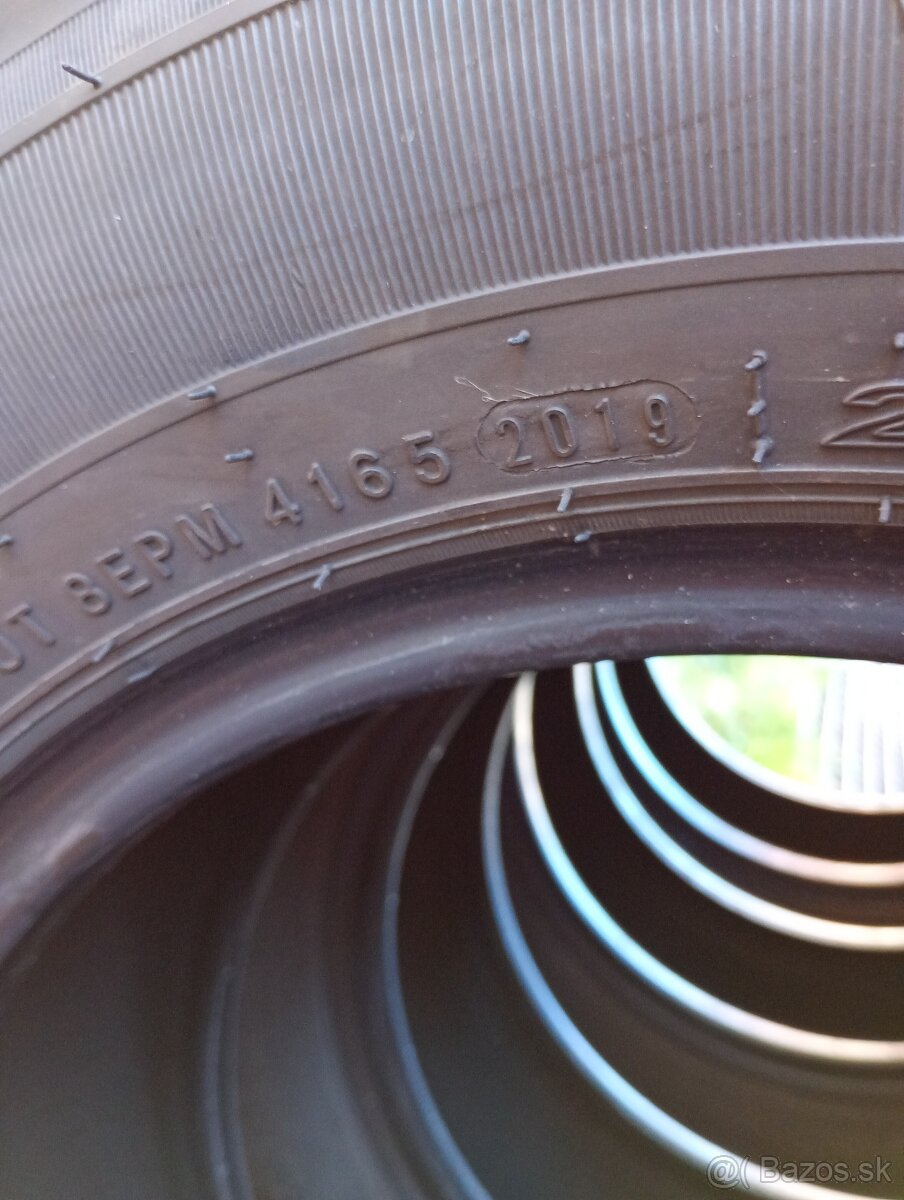 Predám 4ks NEXEN 215/70 R15 C - 3