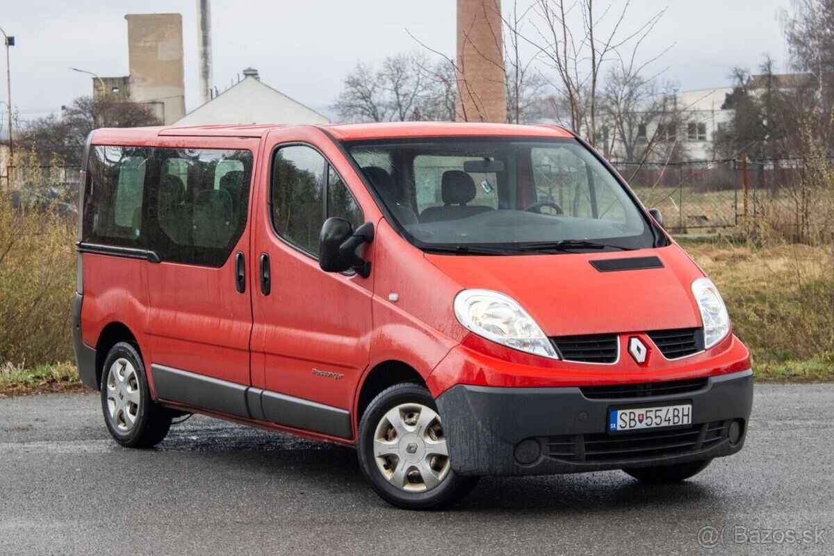 Renault Trafic 2.0 dCi 16V Passenger / 84kW / 2011 - 3