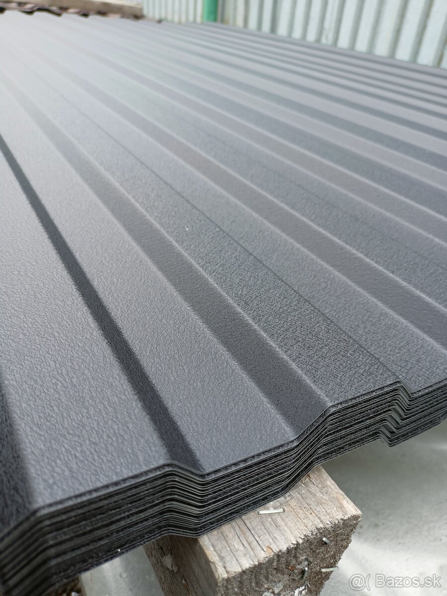 Trapezový plech T-12 čierna mat 0,5hr. 2m - 3