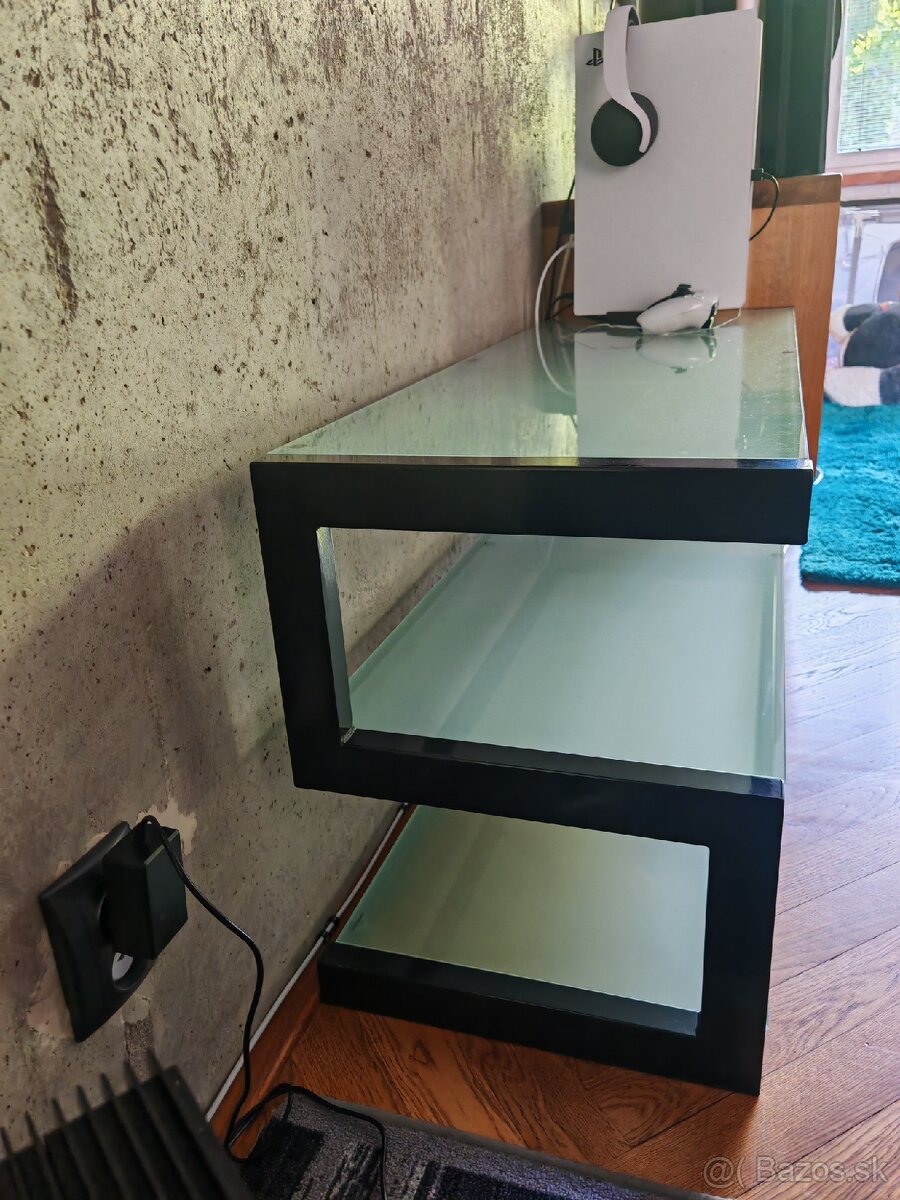 Hi-Fi stolík NorStone – sklo & kov
- 3