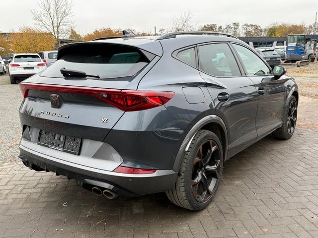 Cupra Formentor VZ 4Drive 2.0 TSI MATRIX/PANO/360° - 3
