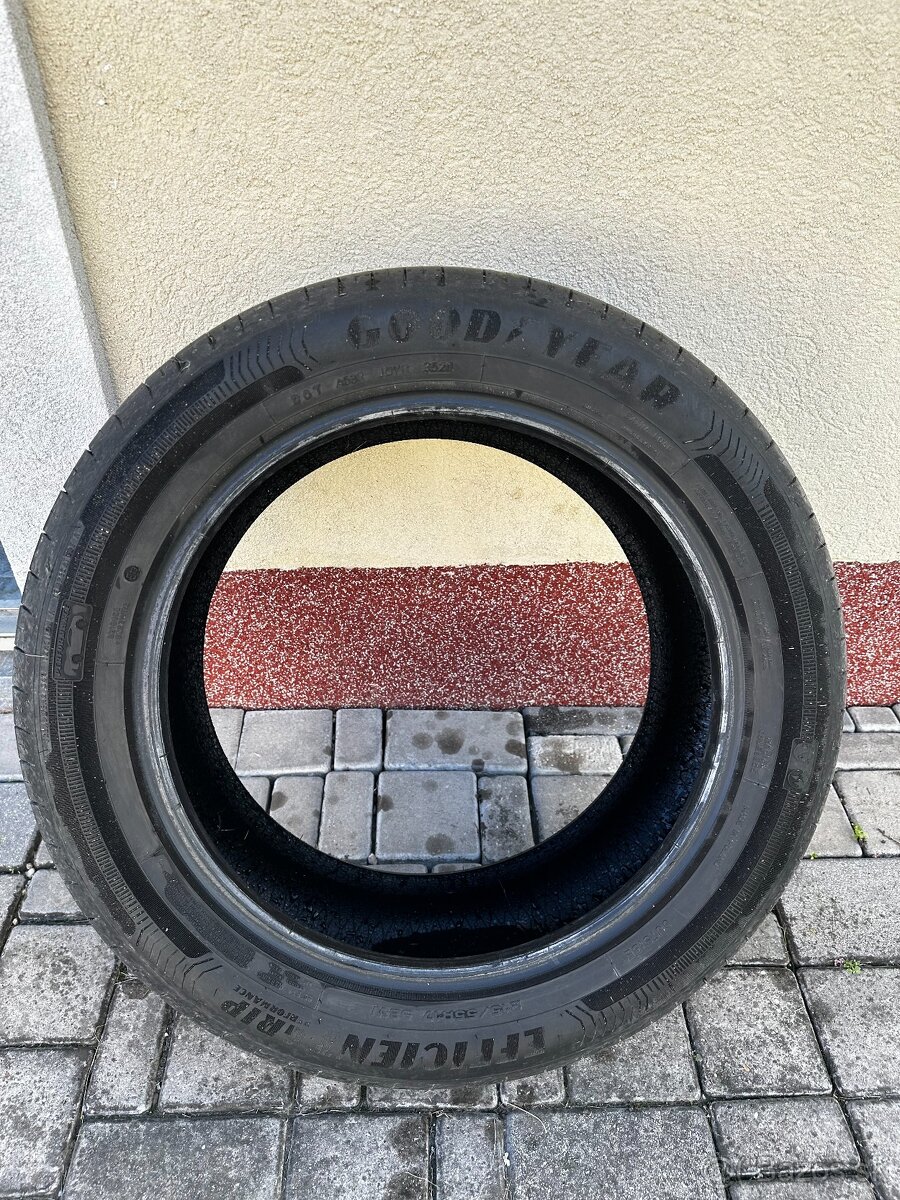 letné gumy Good Year 215 / 55 r17 - 3