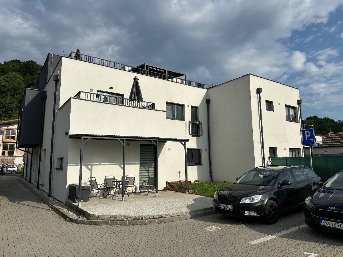 Prenajom garzonka v novostavbe Iliaš - 3