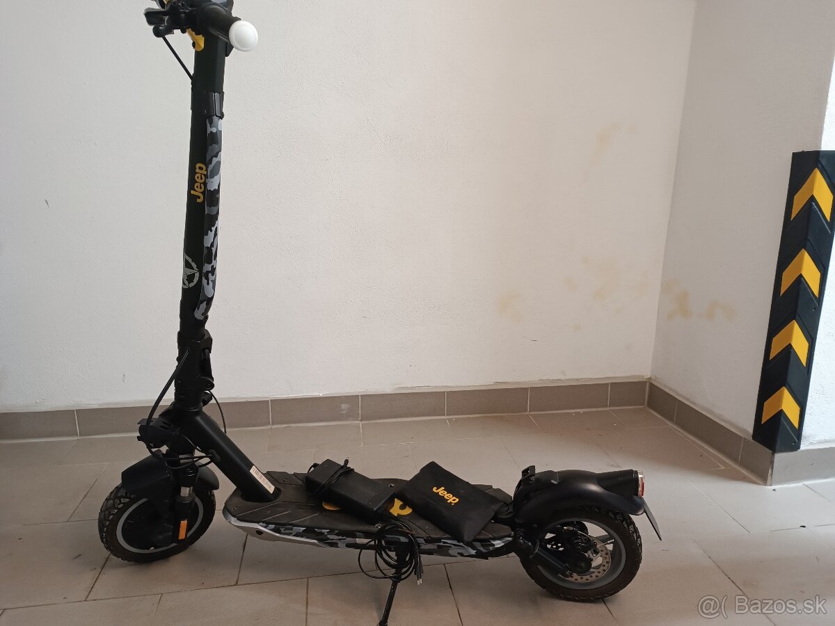 Jeep 2xe Urban Camou - 3