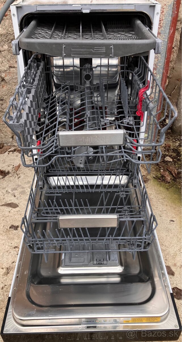 Umývačka riadu Whirlpool WSFO 3O23 PF - 3