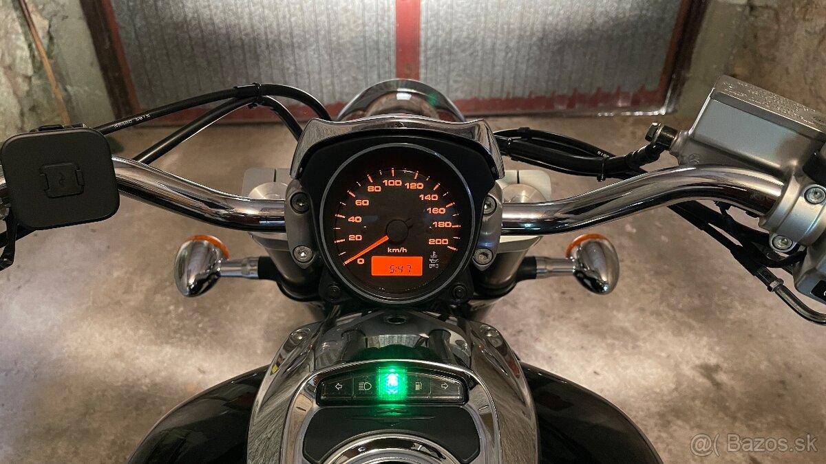 Suzuki Intruder VZ M800 - 3
