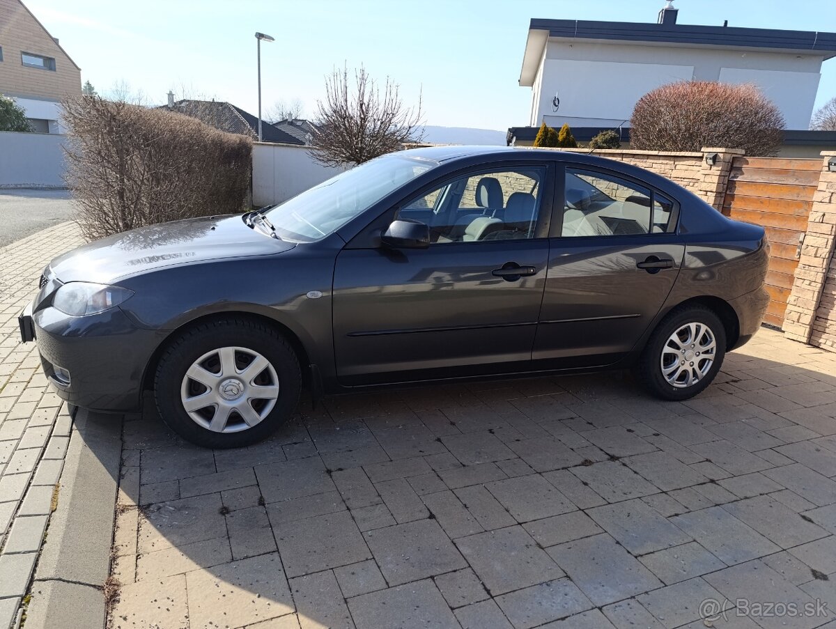 Mazda 3 sedan - 3